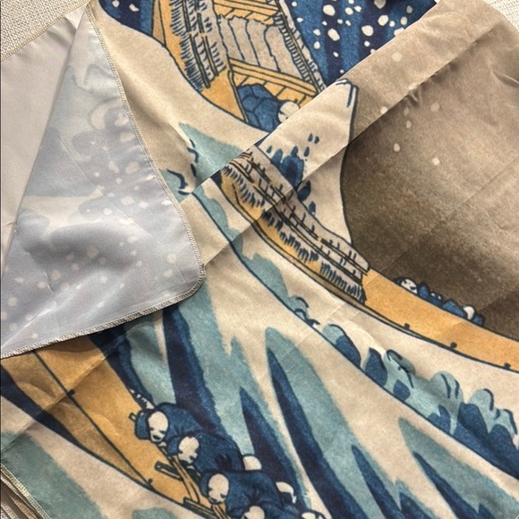 Blue and White Japanese Wave Tapestry - Picture 2 of 3